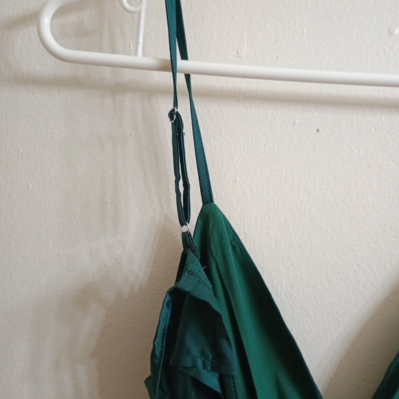 Cupshe Green Backless Cut Out Gown - Picture 3 of 6